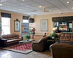 Econolodge Inn and Suites Lounge 01